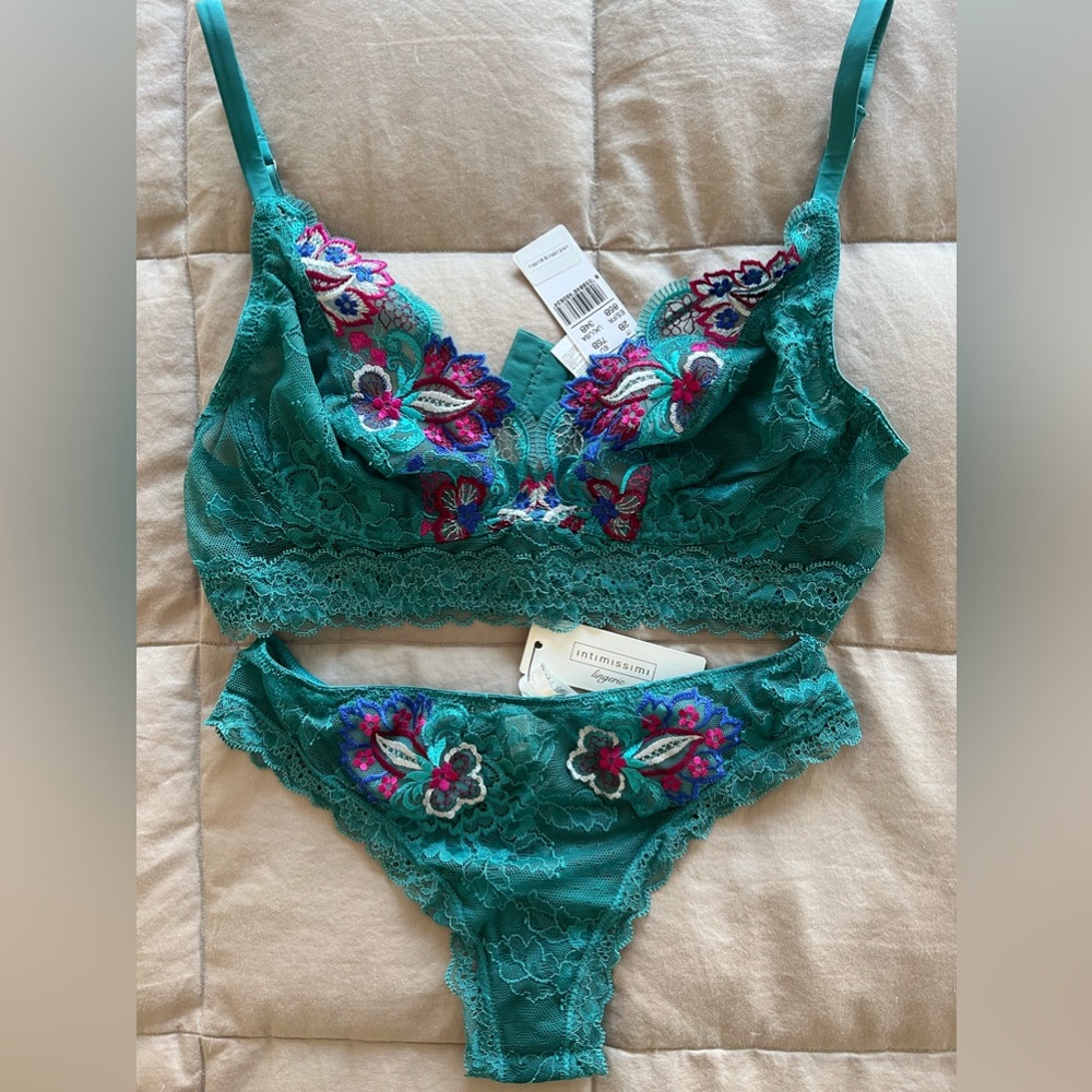 Intimissimi bralette and cheeky panty set NWT
